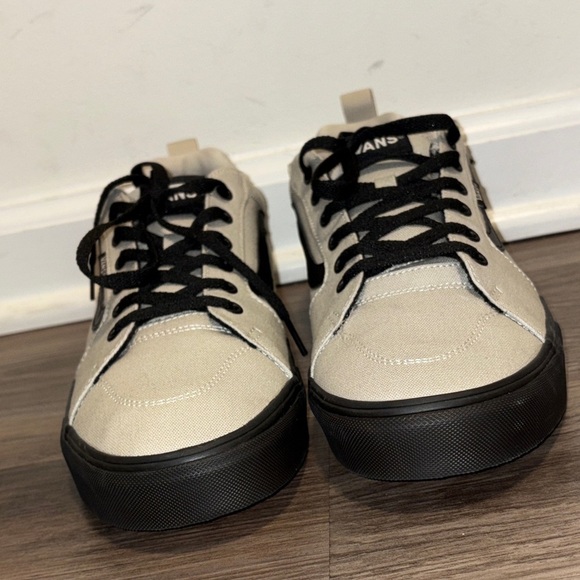 Vans Men's Black and Cream Sneakers - Picture 5 of 7